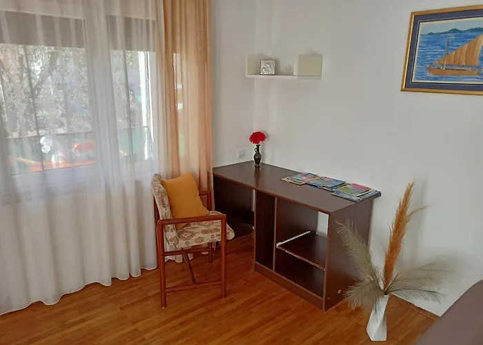 Tomas,,,spacious House With Private Parking,terrace,5g Internet,,,,, 公寓 扎达尔