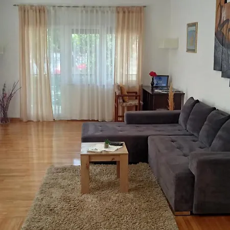 Apartment Tomas,,,spacious House With Private Parking,terrace,5g Internet,,,,, Zadar