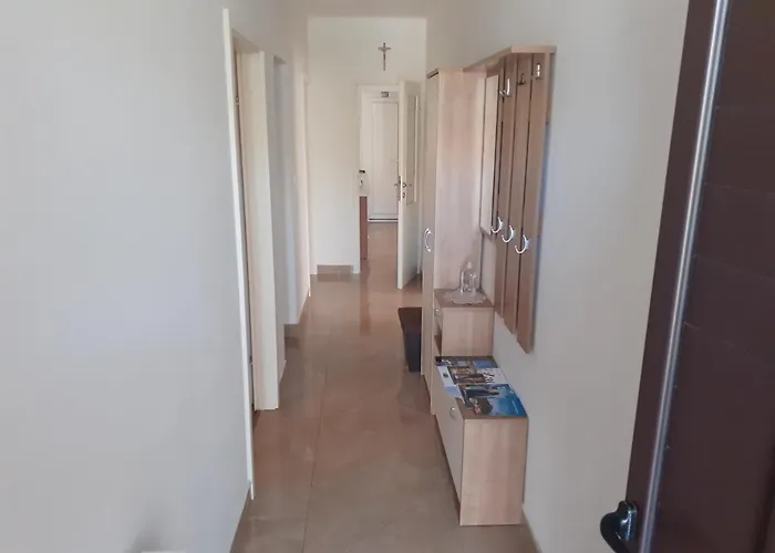 Lejlighed Tomas,,,spacious House With Private Parking,terrace,5g Internet,,,,, *